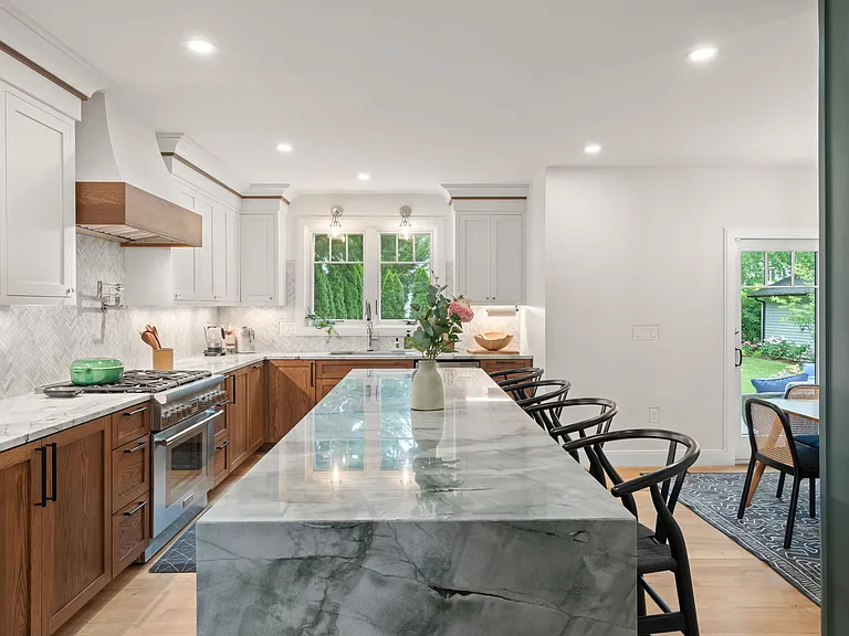 8 Bates Ct — Photo 15