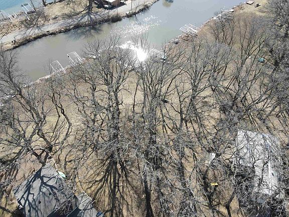 3rd image of 2422 Burr Oak Rd