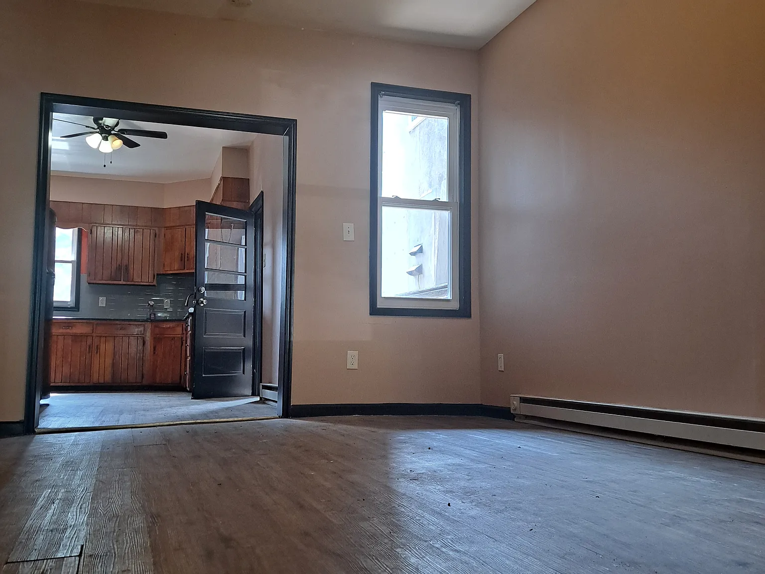 5 bed, 1758 sqft, $2,300 — Photo 4