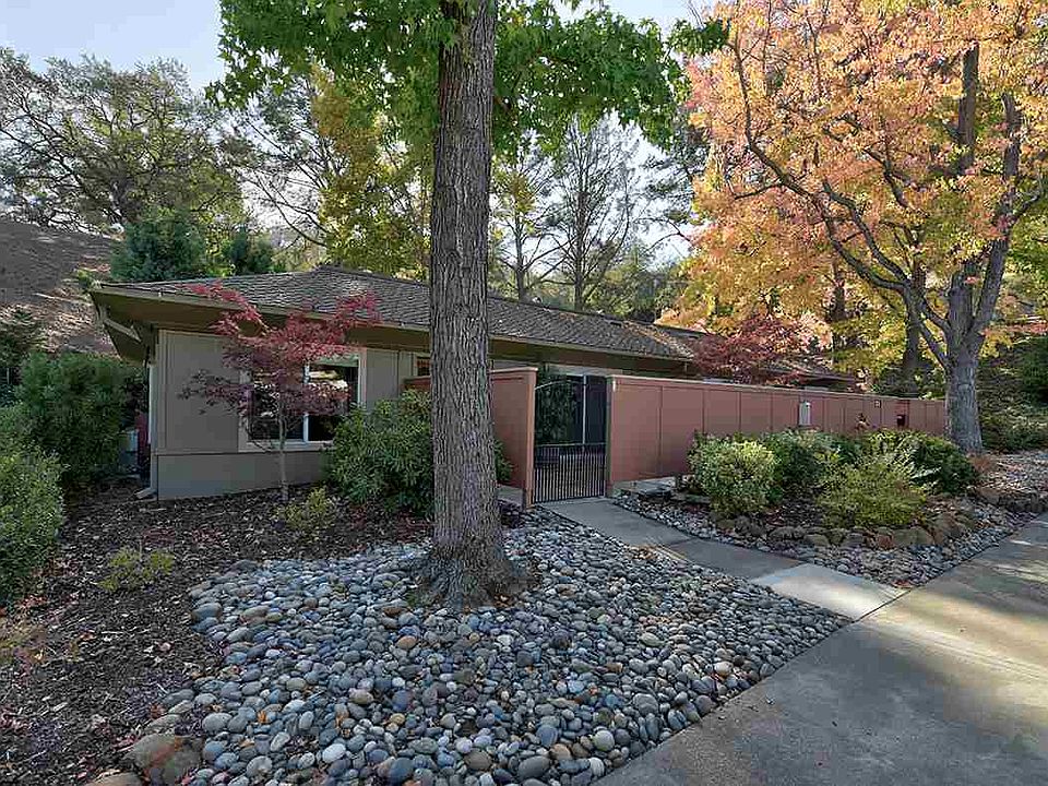 1st image of 1233 Oakmont Dr APT 1