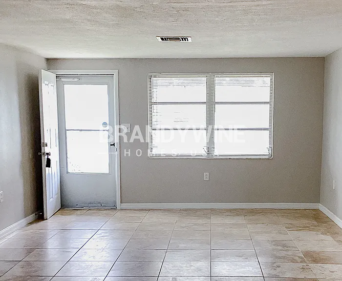 7317 Oak Crest Dr — Photo 5