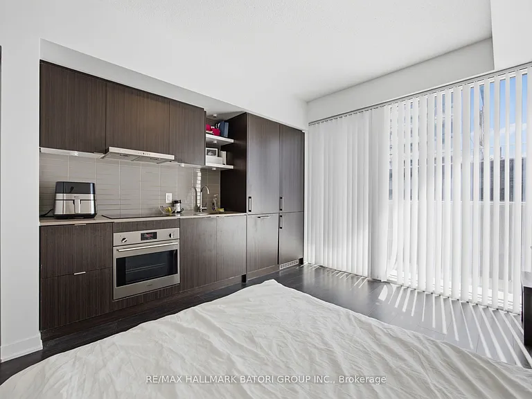 100 Harbour St #4611 — Photo 14