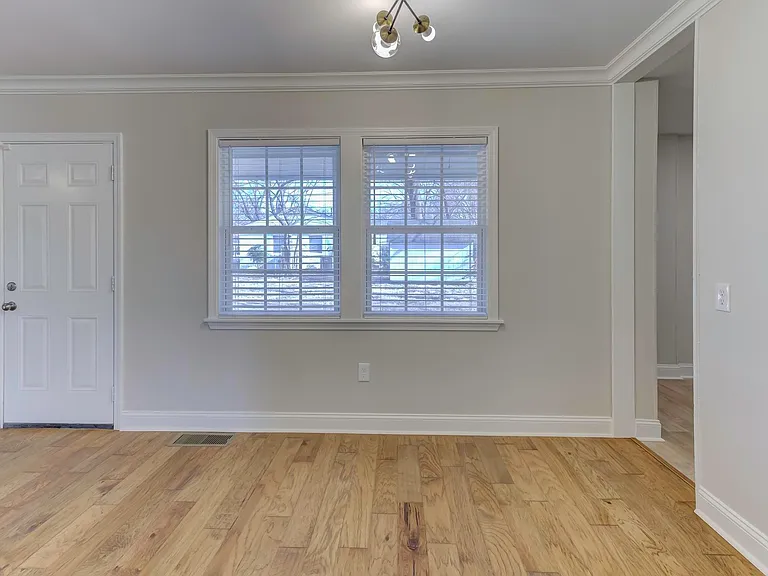 464 S White Station Rd — Photo 16