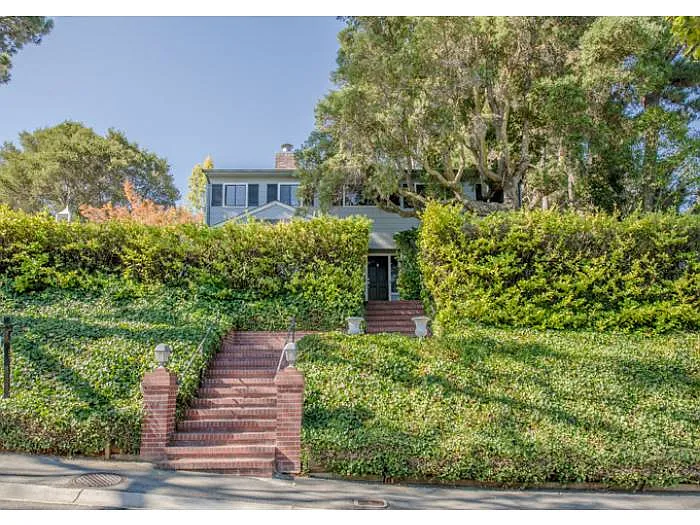 38 Cornelia Dr photo 1