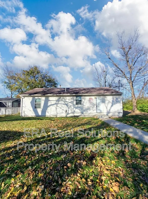 2967 E 8th Ave photo 1