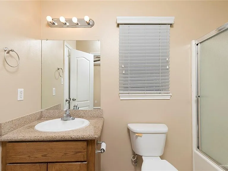 103 S 48th Ln #4 — Photo 9