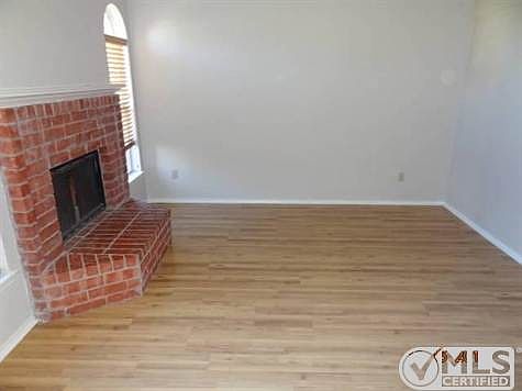 4th image of 10761 Castle Dr