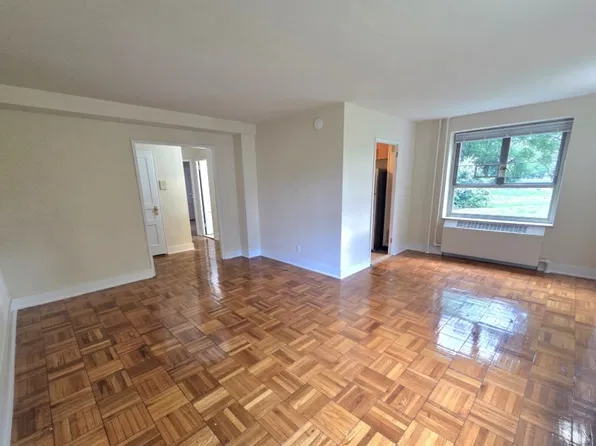 67-40 193rd Ln #B, Fresh Meadows, NY 11365