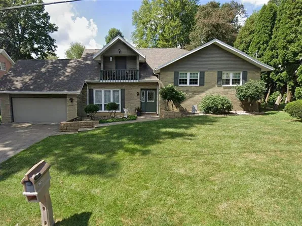 1457 Lakewood Cir, Washington, WV 26181