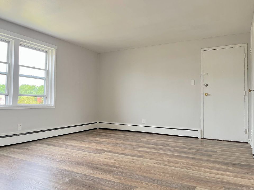 1st image of 39 Linda Dr APT 6