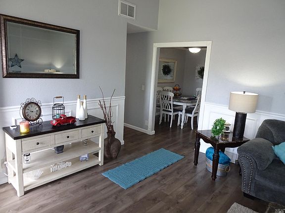 5th image of 1112 Bedford Way