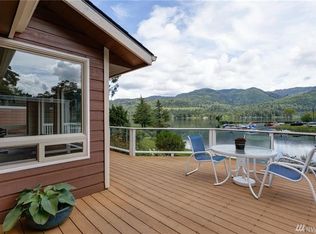 6 Spinnaker Ln, Bellingham, WA 98229