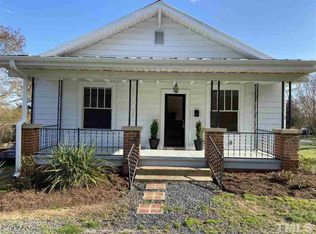 702 E Raleigh St, Siler City, NC 27344