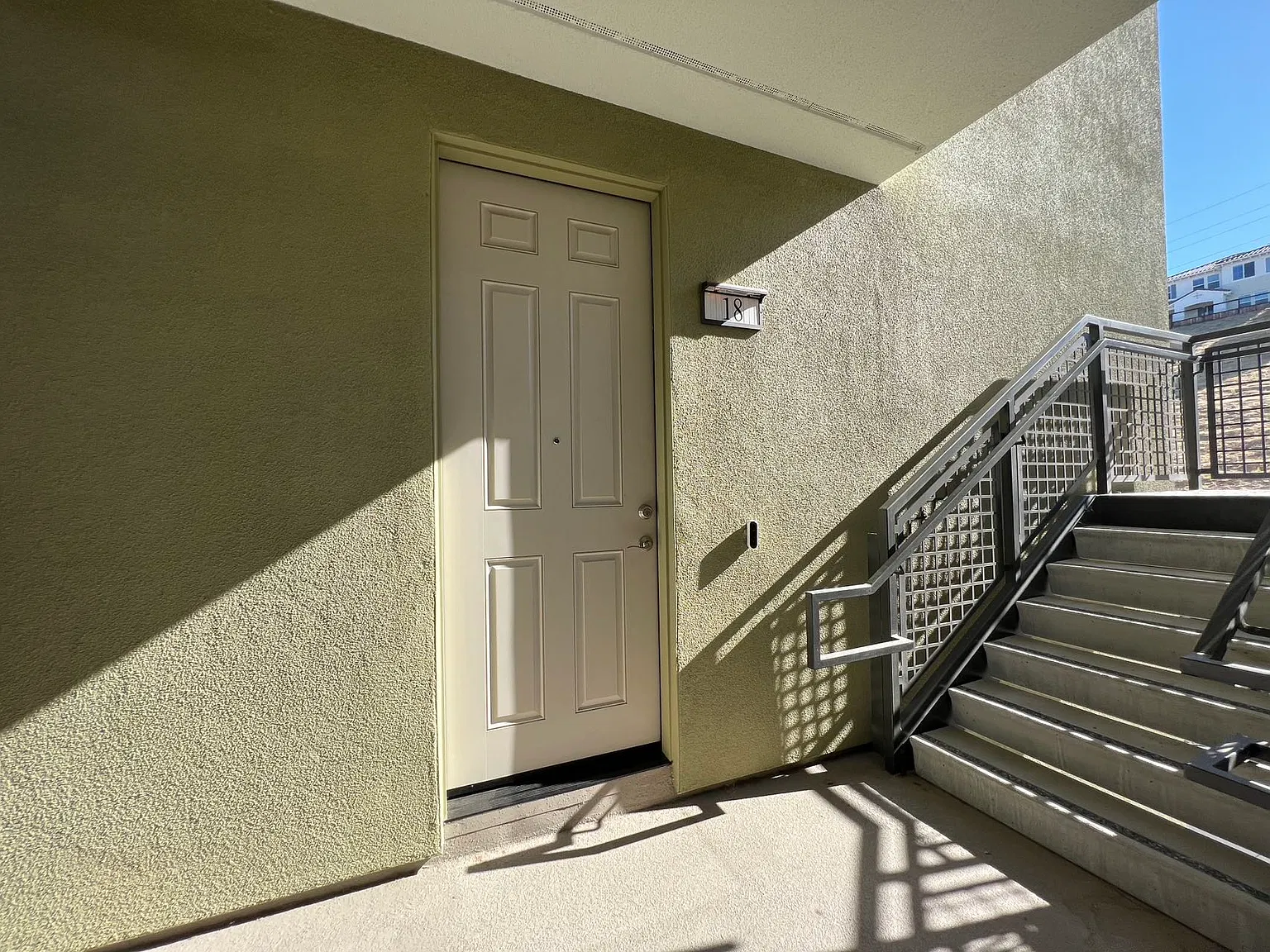 2 bed, 1004 sqft, $2,650 — Photo 4