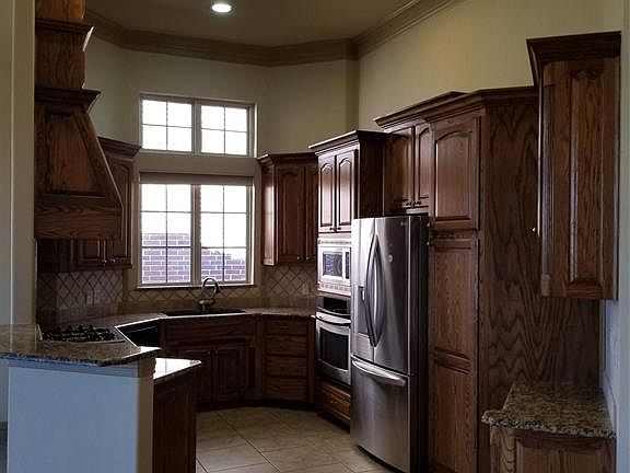 4th image of 2143 Portwood Way