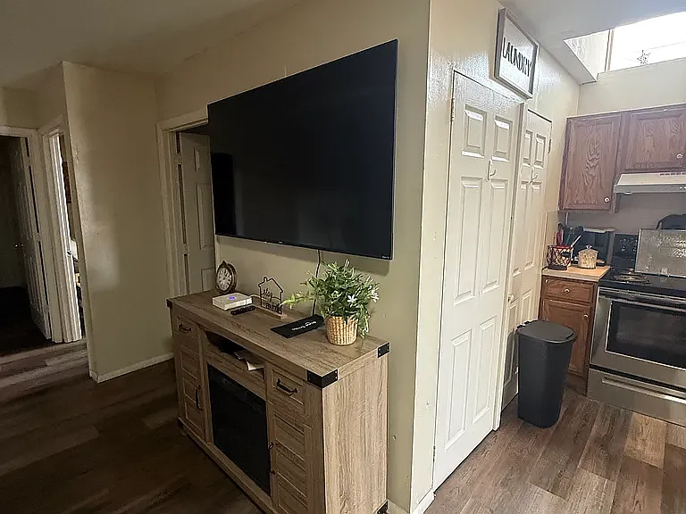 735 Main St #2 — Photo 4
