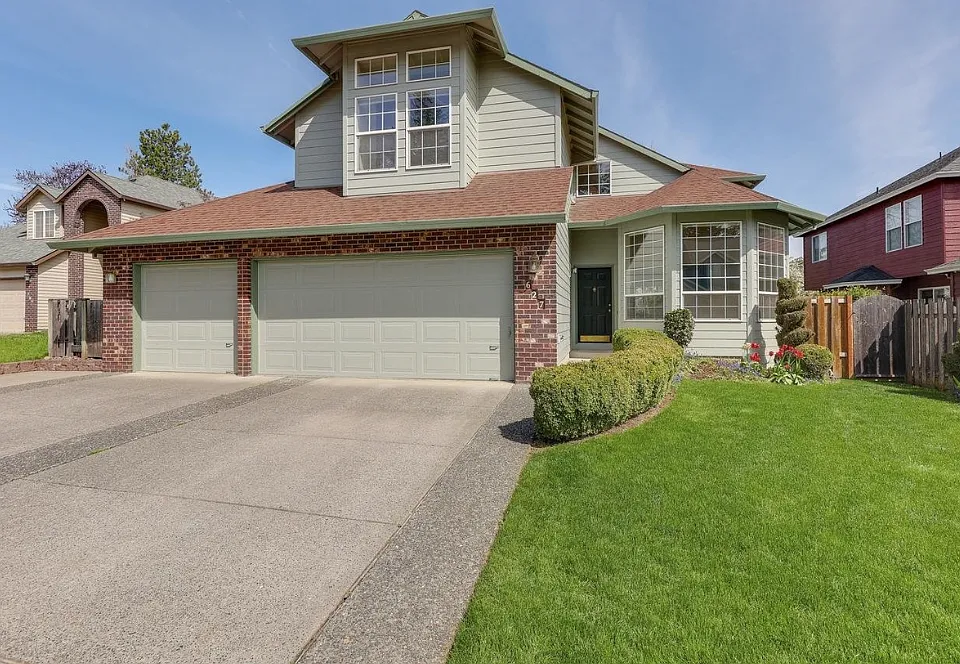 627 SW 29th Cir