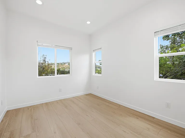 6414 Cleo St — Photo 11