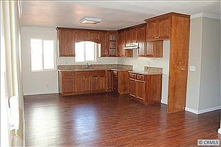 3rd image of 367 Leslie Way