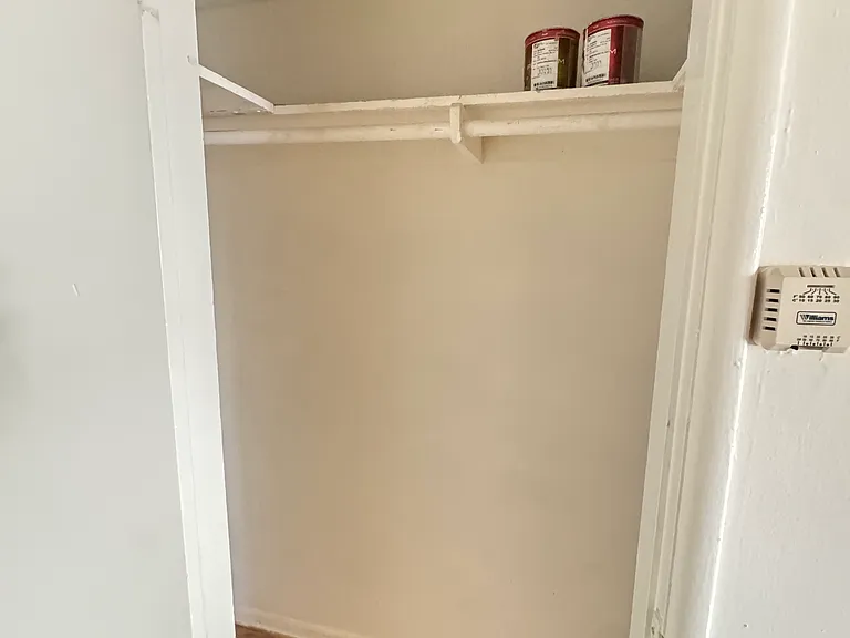 4730 Franklin Ave #7 — Photo 10