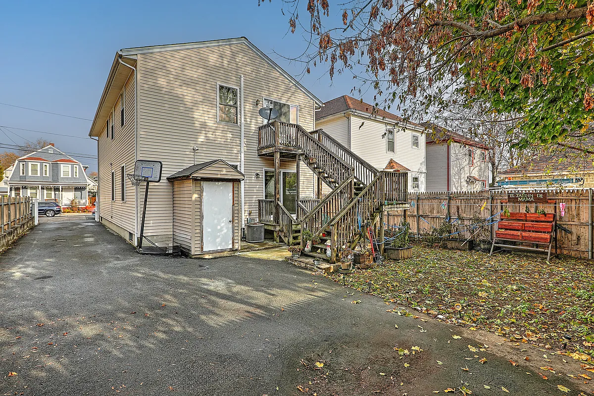 Building Photo - 164 Dora St #2