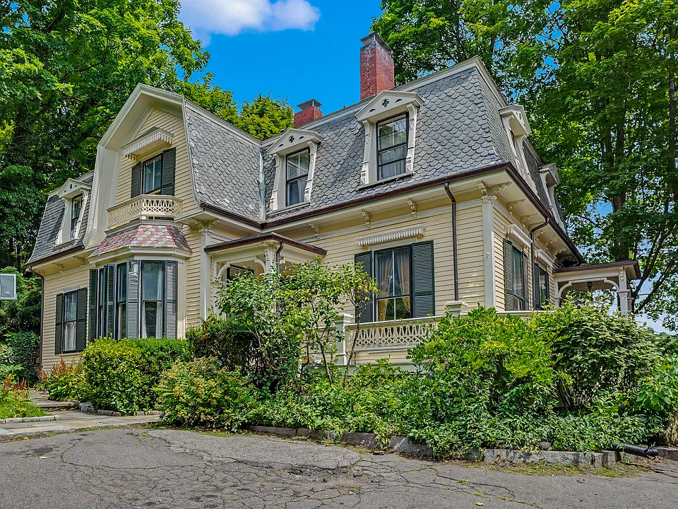 613 Pleasant St