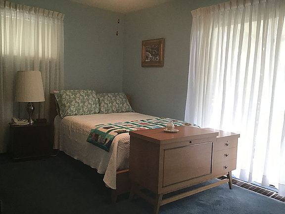 Master bedroom with en-suit 