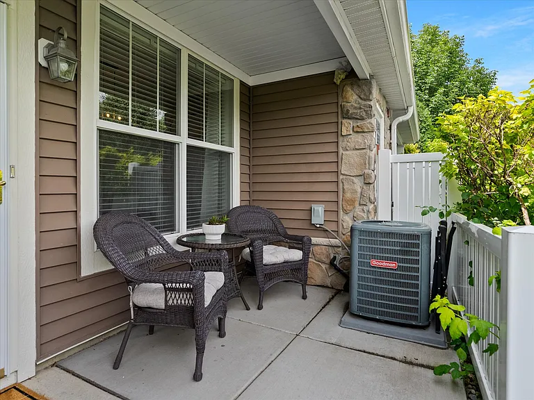 9660 Washington Blvd #3 — Photo 7
