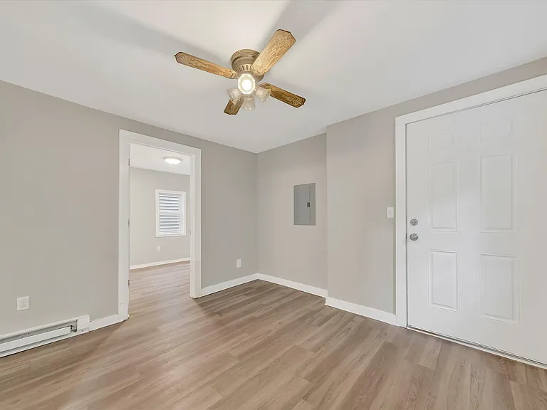 68 Catharine St — Photo 8