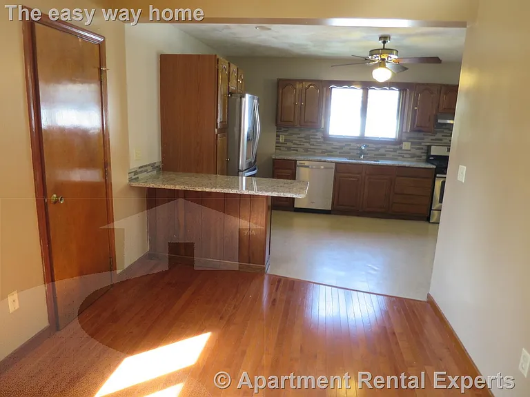 1 Winchester Pl #1 — Photo 2