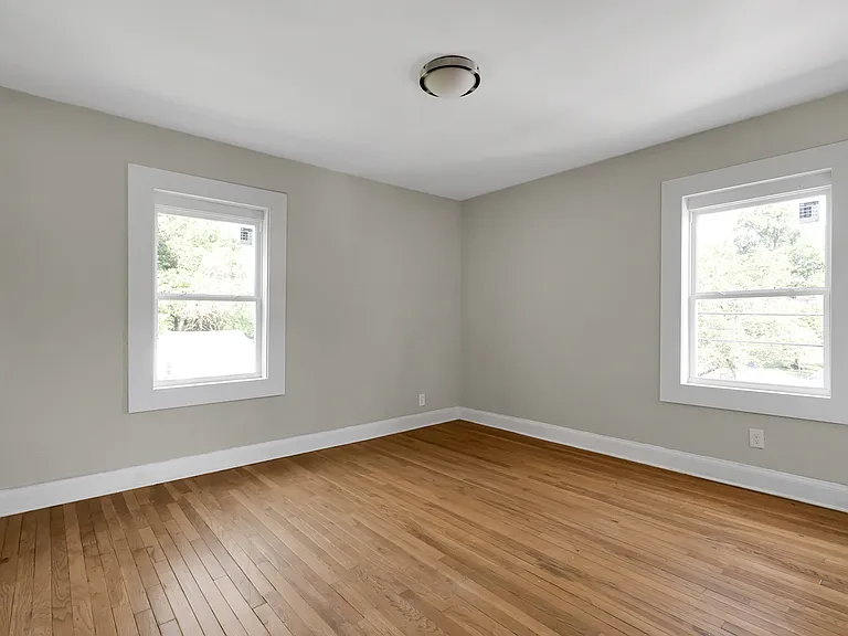 Berkshire Apartments — Photo 21
