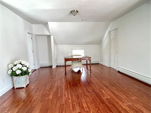 2nd image of 13 Carlisle Pl