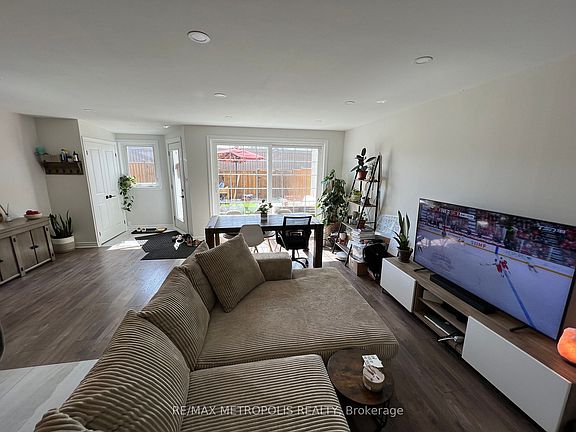 3rd image of 1055 Dundas St E #181