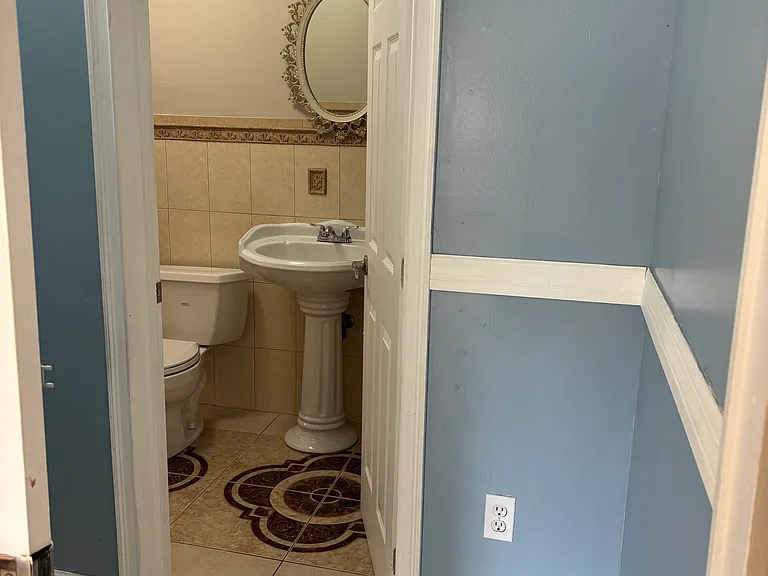 4351 Winchester Ln — Photo 4