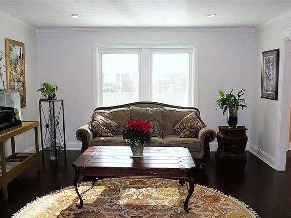 5th image of 1512 Oxford Dr