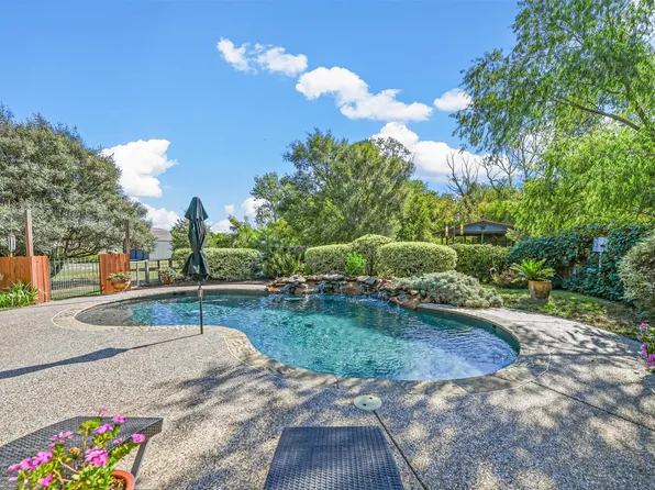 1312 Roe Helm Cir, Rhome, TX 76078