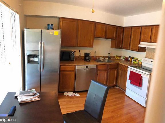 3rd image of 2881 Madeira Ct #11