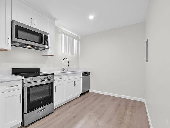 4th image of 1575 Manning Ave #1573