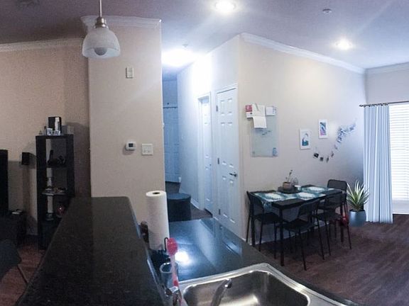 4th image of 305 Holleman Dr #504