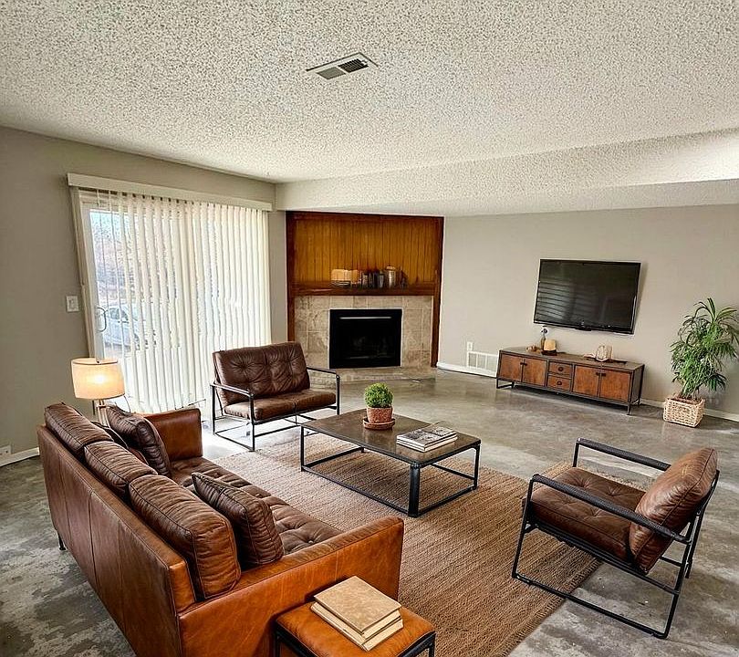 1st image of 4015 Stonedike Dr APT A