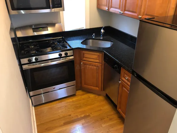 11R Park Ave #1R, Somerville, MA 02144