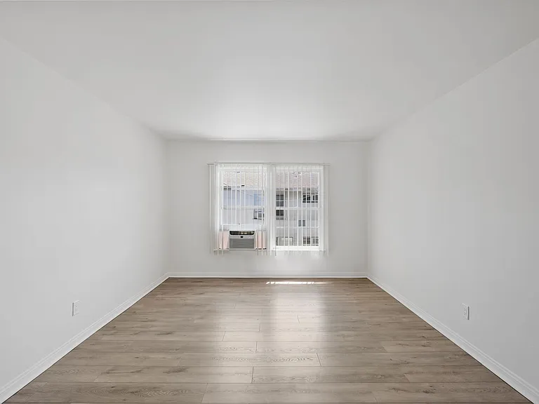 12243-49 Vanowen St — Photo 3