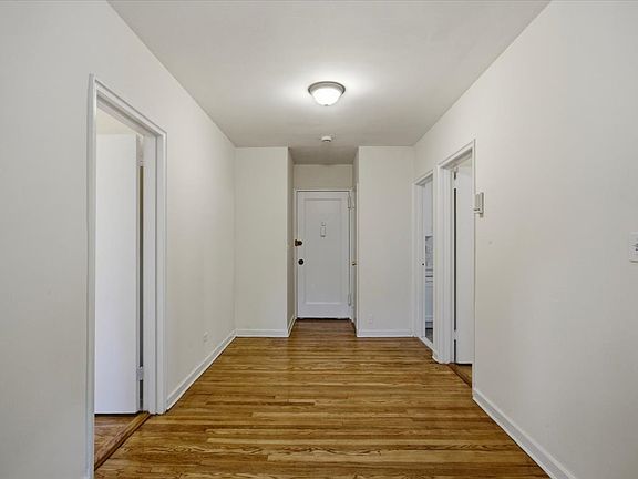 3rd image of 21 Rockledge Rd APT 1A
