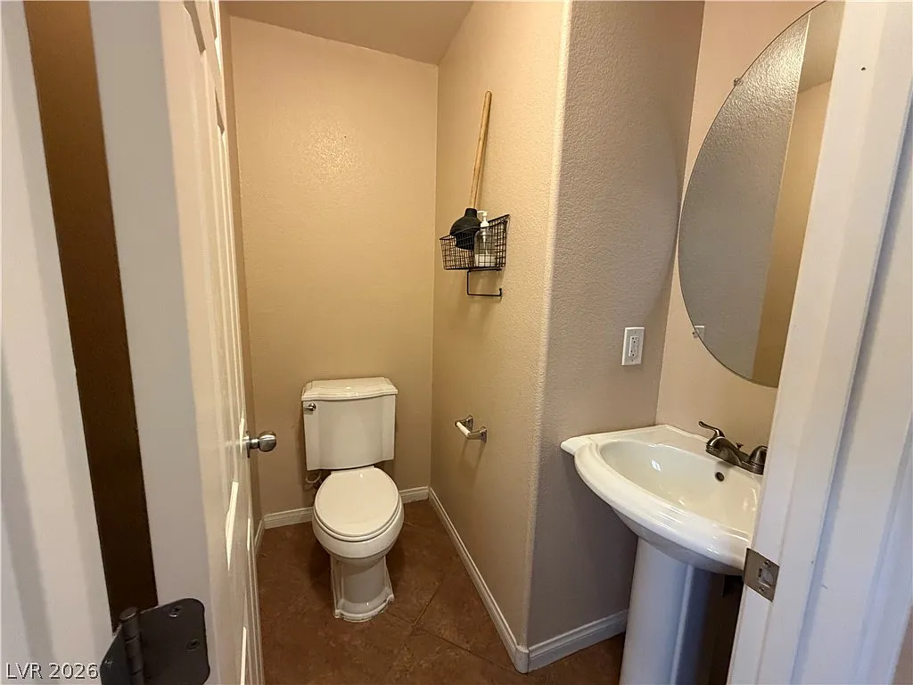 3 bed, 2.5 bath, 1846 sqft, $2,200 — Photo 4