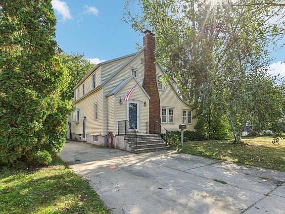 2nd image of 325 Warren Avenue