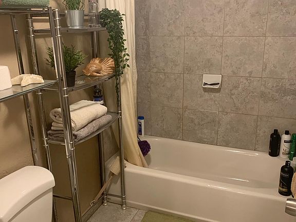 2nd image of 1044 E 400 S APT 605A