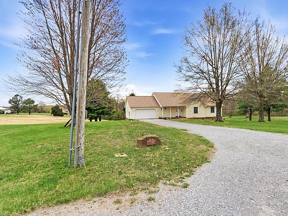 2nd image of 150 Lakeview Dr