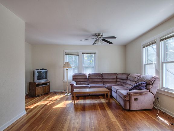 4th image of W4724 S Lakeshore Dr