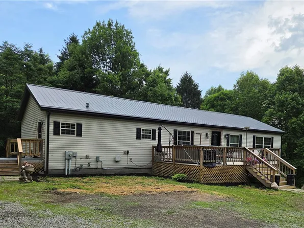 357 Sharon Mercer Rd, Mercer, PA 16137
