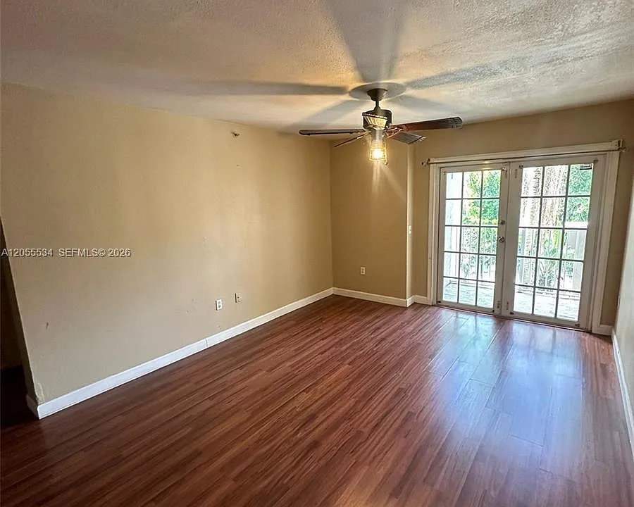 5035 Wiles Rd #203
